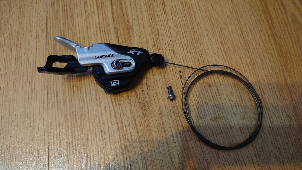 Manetka dźwignia przerzutki Shimano XT SL-M780-B I-spec z linką lewa