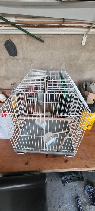 Gaiola usada com alguns acessórios