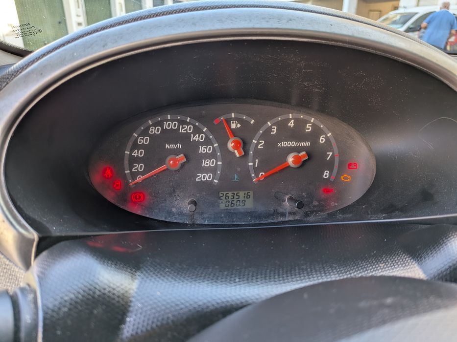 Nissan Micra 1.0 i Visia 64 CV 03