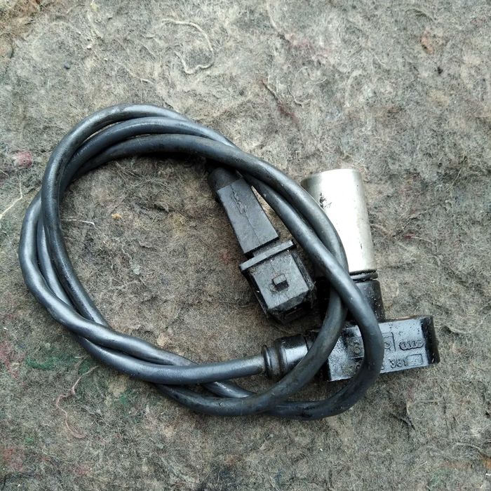 Датчик колінвала 078 905 381 Audi T4 LT Passat