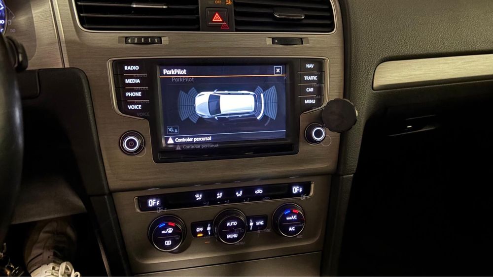 Volkswagen Golf VII Variant 1.6 TDI BlueMotion – 2016 – Muito estimada