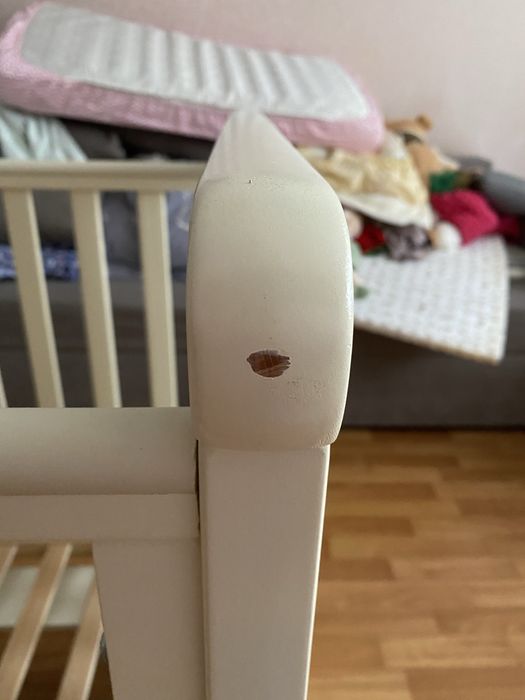 Продам дитяче ліжечко та комод з пеленатором.