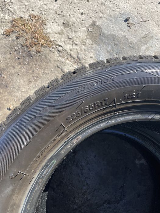 Продам дві нові зимові шини 225 65 r17