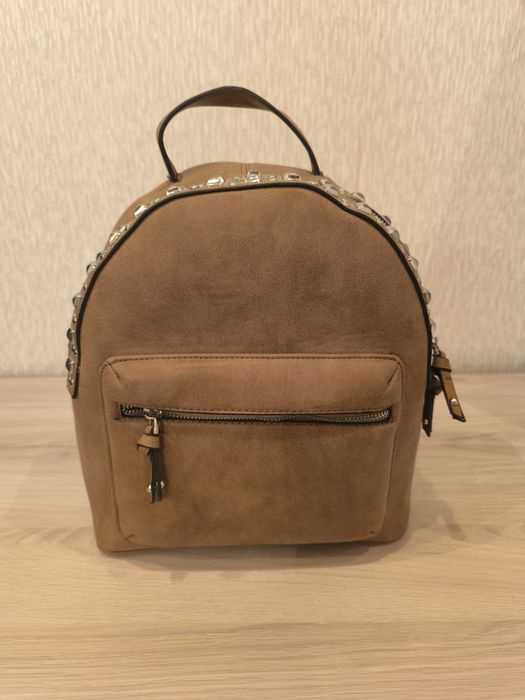 Стильний рюкзак.