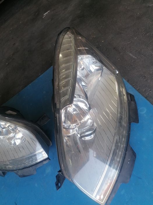 Ópticas ou faróis Citroën c4 picasso 2010 a 2012