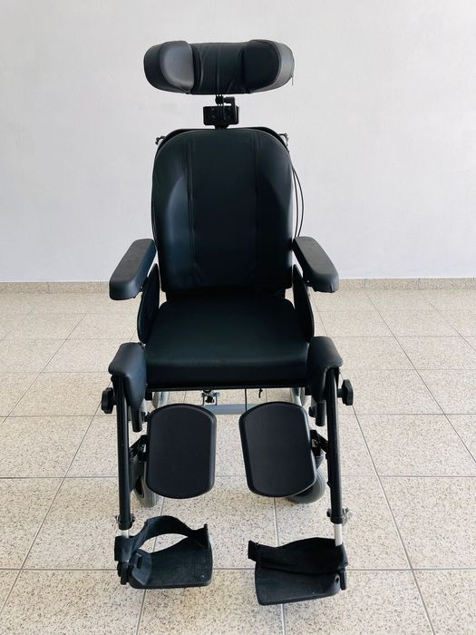 Cadeira de rodas geriátrica