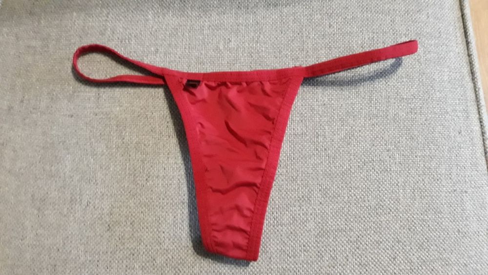 Majtki stringi Obsessive rozmiar XS czerwone