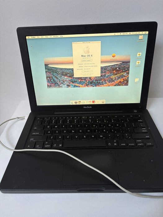 Apple Macbook Mac OS X retro black