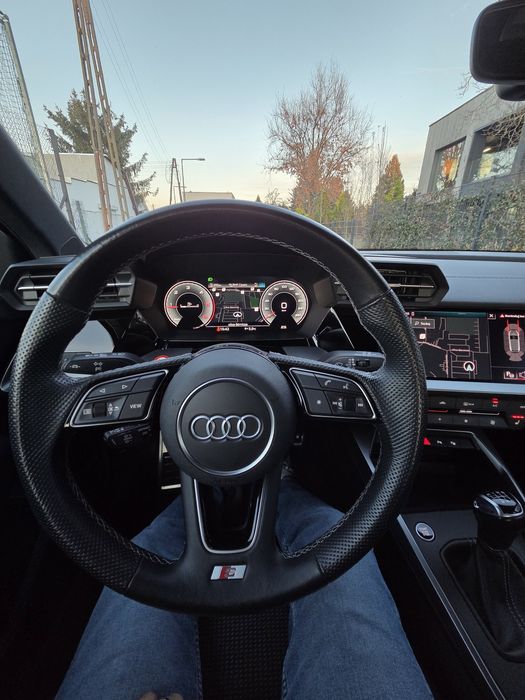 Audi A3 8Y 2022r 2.0d S-line Matrix