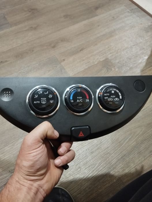 Нісан Ноте .Автозапчастини