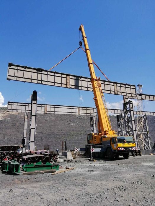 Крани автомобільні та гусеничні в оренду вантажопідємністю 45-200 тонн