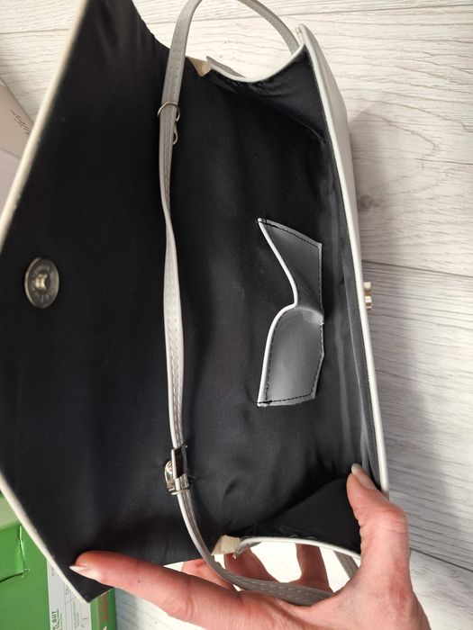 Torebka kopertówka, szara, krótki pasek.