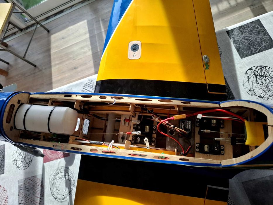 Vendo avião Tucano rc