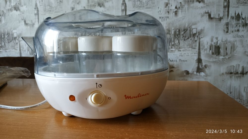Продам йогуртницу Moulinex в идеальном состоянии