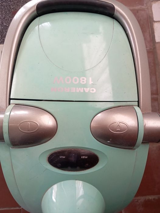 Пылесос с водяным фильтром Cameron.