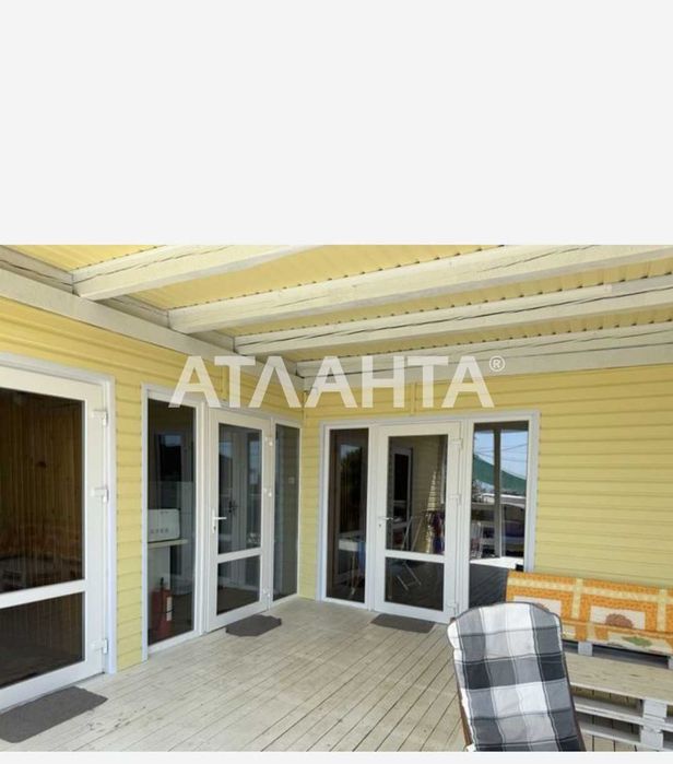 Роскошный дом в Новой Дофиновке, расположенный недалеко от моря.