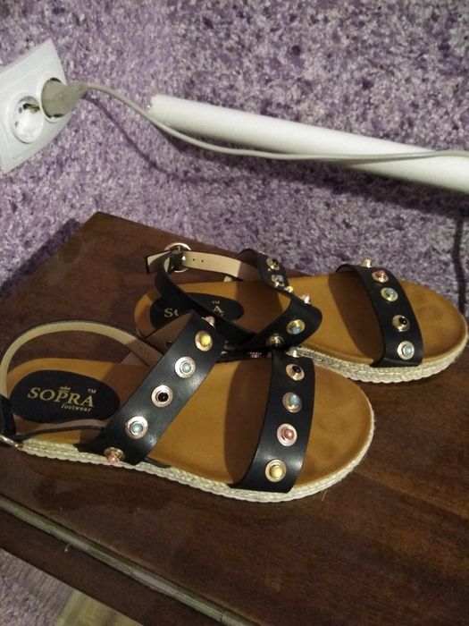 Летние кожаные босоножки