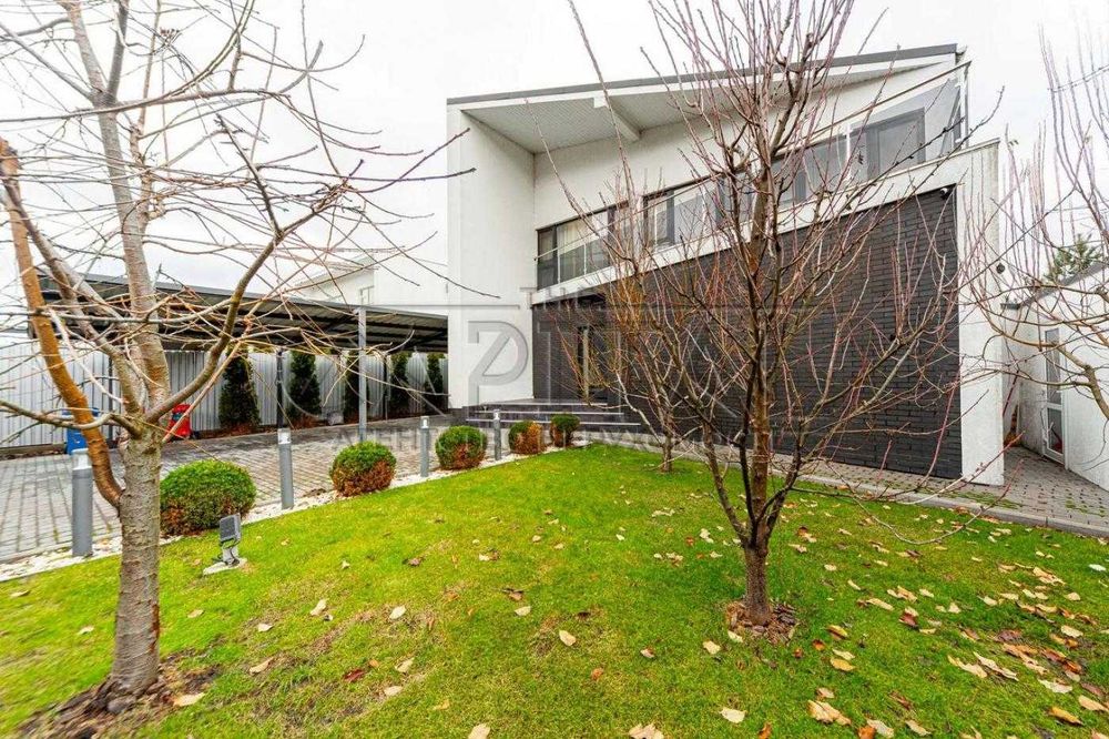 Здається в оренду шикарний автрономний будинок в Козині з басейном