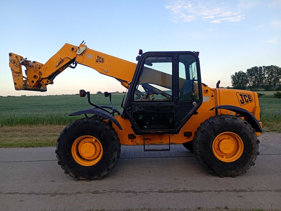 Ładowarka JCB 528S