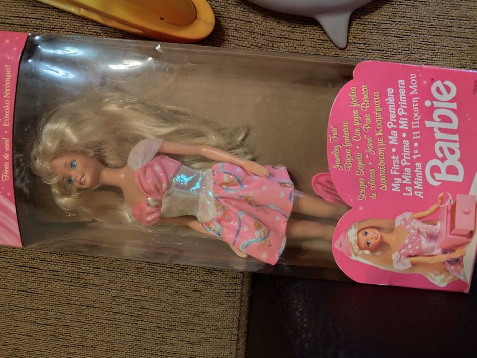 Conjunto várias Barbie e Ken