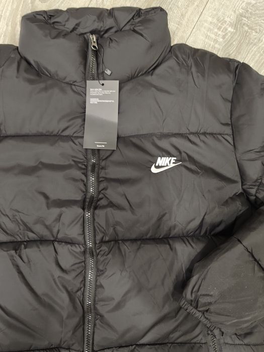Пуховик чорний Nike NSW S M L