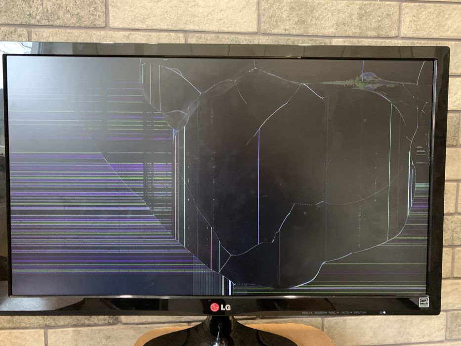 Монітори Asus BE24AQLB-G та LG 24MP55HQ-P биті матриці