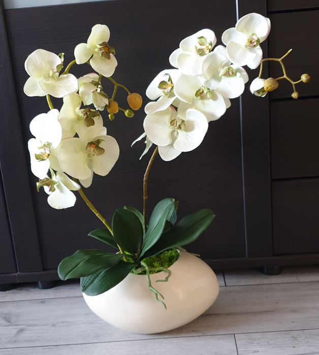 Storczy sztuczny kwiat w doniczce