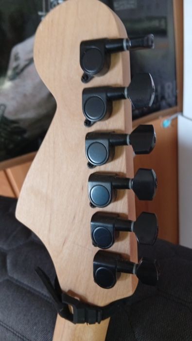 Продам обменяю электрогитара Fender Jazzmaster Jim Root Slipknot