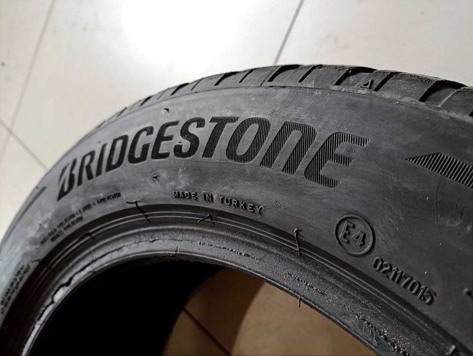 Пара шин 185/60R15 84T Bridgestone Blizzak LM005
