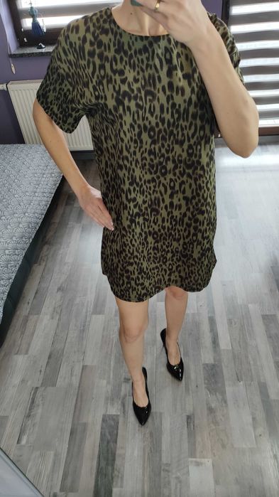 Lekka zwiewna klasyczny krój sukienka Boohoo 12 40 L panterka zielona