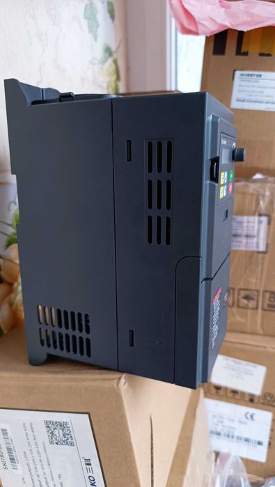 Частотный преобразователь частоты частотник 4 кВт 3/220В suswe 320