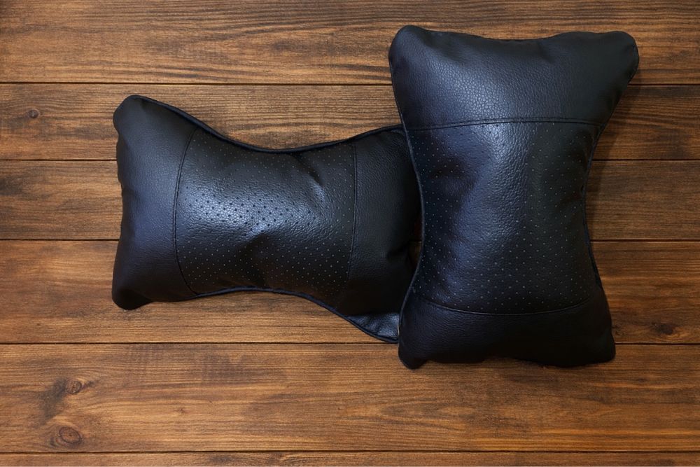 Подушка в автомобіль, підголовник.