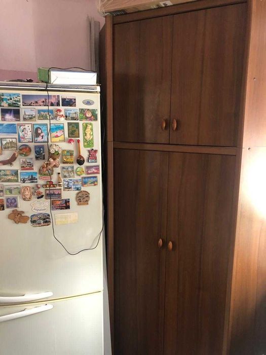 Кутова шафа, вмістка в чудовому стані