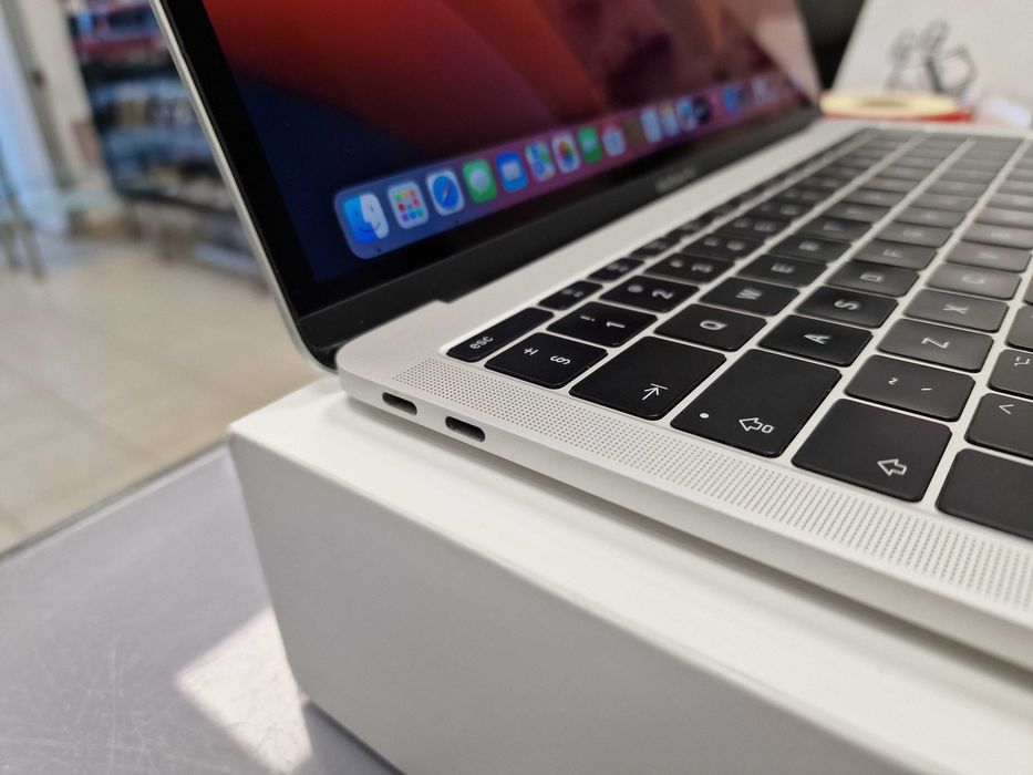 Macbook PRO 13 2017/ i5 2.30 GHZ/ 8GB/ 120GB/ czytaj uważnie opis