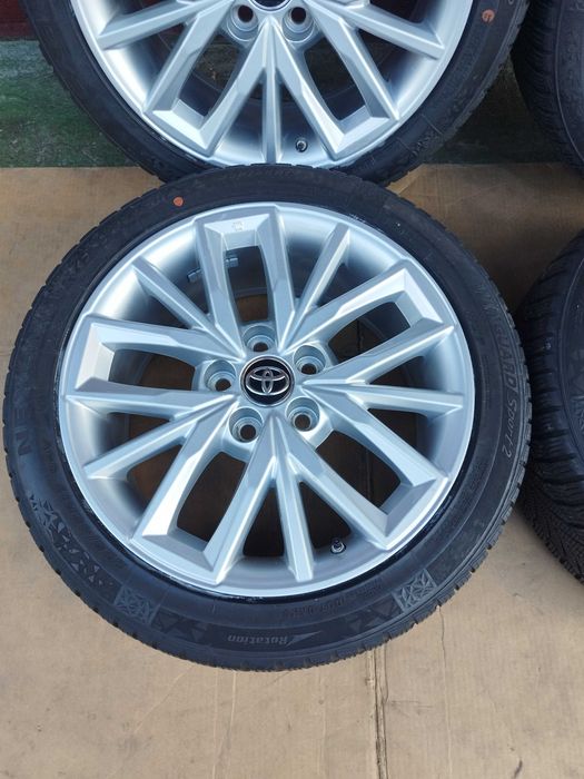 ZIMOWE koła komplet 225/45R17 Czujniki oryginalne TOYOTA Corolla e21, Auris, Verso