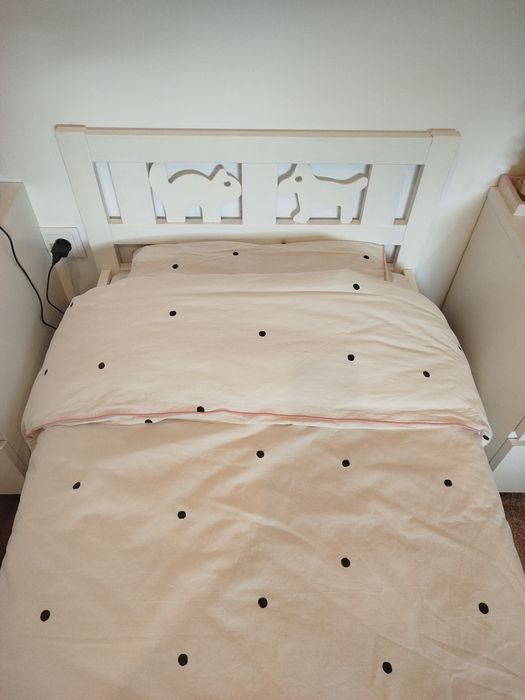 Estrutura da Cama, estrado, colchão, edredão e respectiva capa