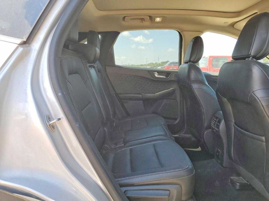 Ford Escape 2020 /