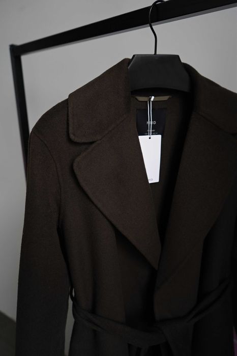 Довге вовняне двобортне пальто MANGO