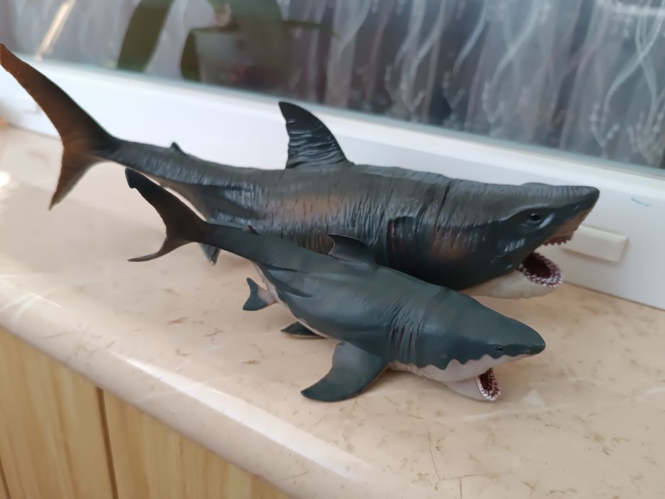 Фигурка акула мегалодон