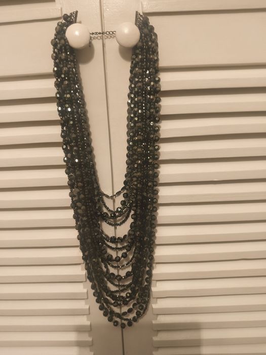 Colar vintage, cor cinzento chumbo