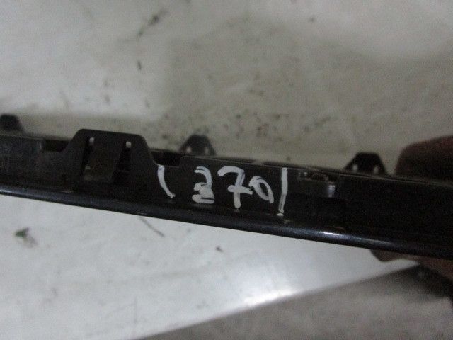 Grelha do Pára-Choques da Frente BMW 7 (E65, E66, E67)