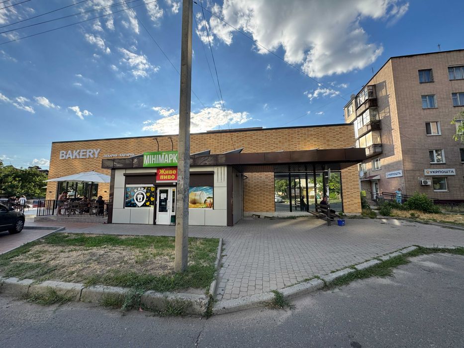 Приміщення біля зупинки по вул. Залізняка (Громова)