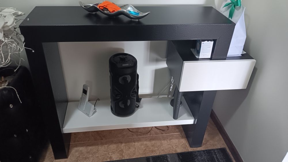 Movel aparador lacado