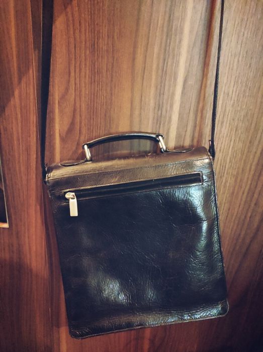 Listonoszka skórzana