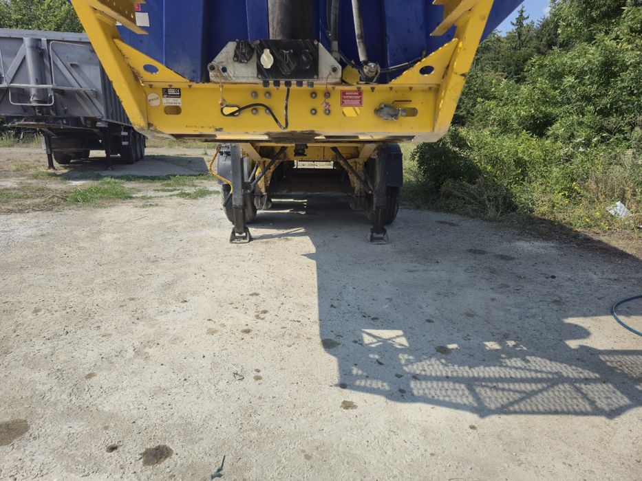 Schwarzmuller HKS 2004 напівпричіп