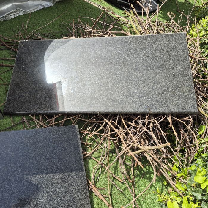 Bancada em granito escuro