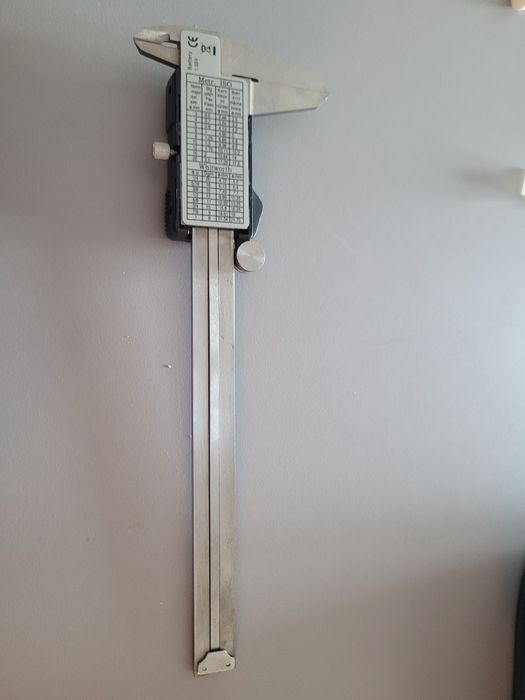 Suwmiarka elektroiniczna 150