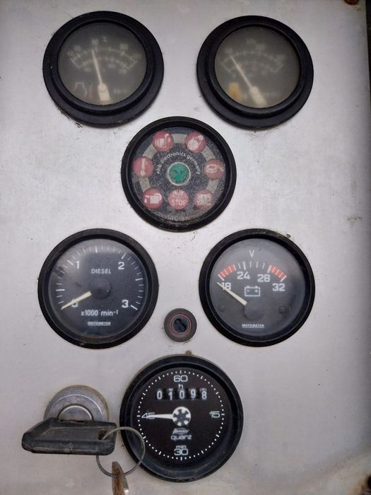 Kruszarka szczękowa  Razinger na hydraulicznych stopach