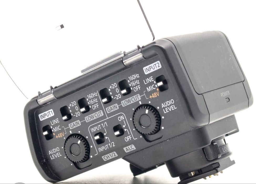 Panasonic XLR 1 ( como novo ) ………………………………..