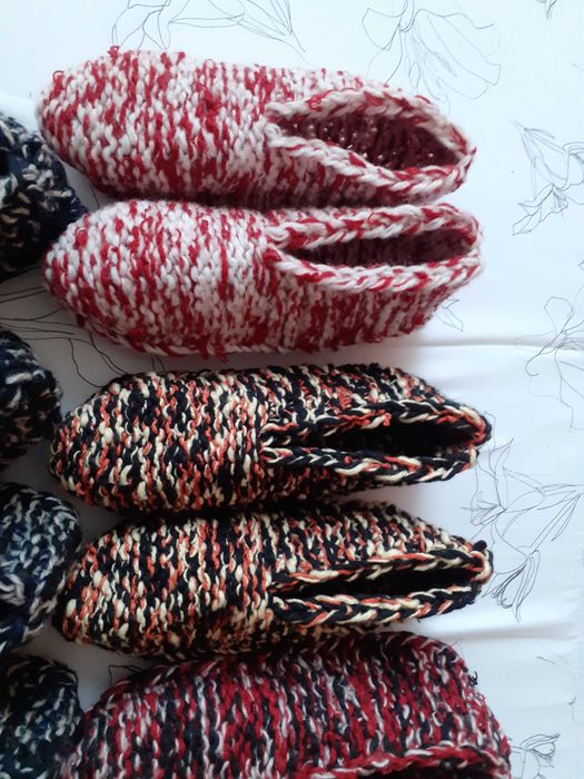 kapcie wełniane  recznie robione.